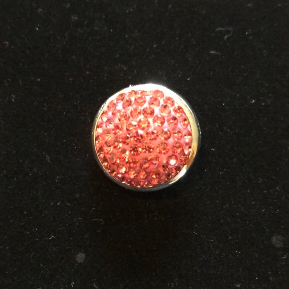 Pretty pink colored Snap button. Buy 3 get 1 free! - Picture 2 of 4